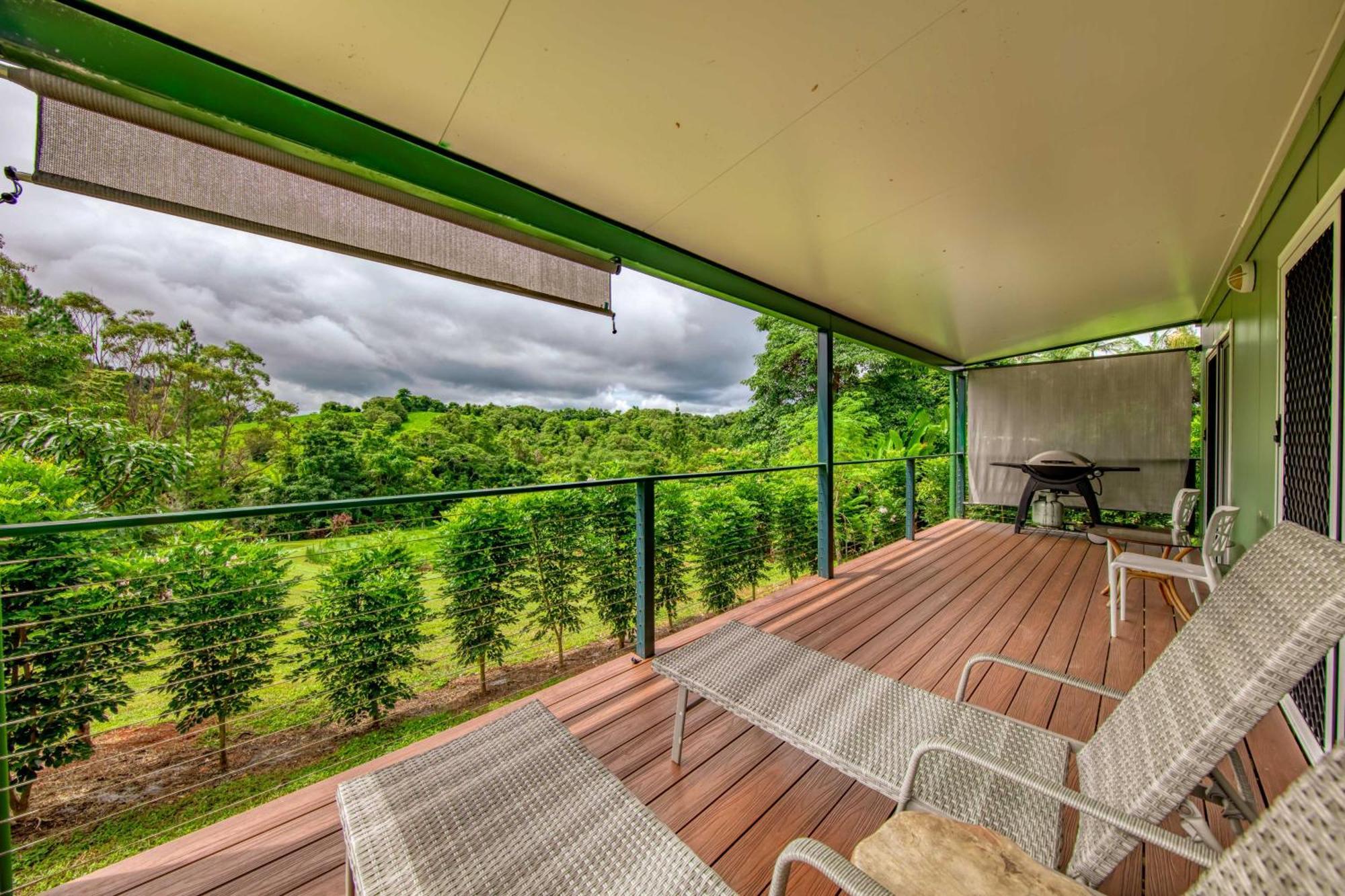 Mena Creek Flower House Exterior photo
