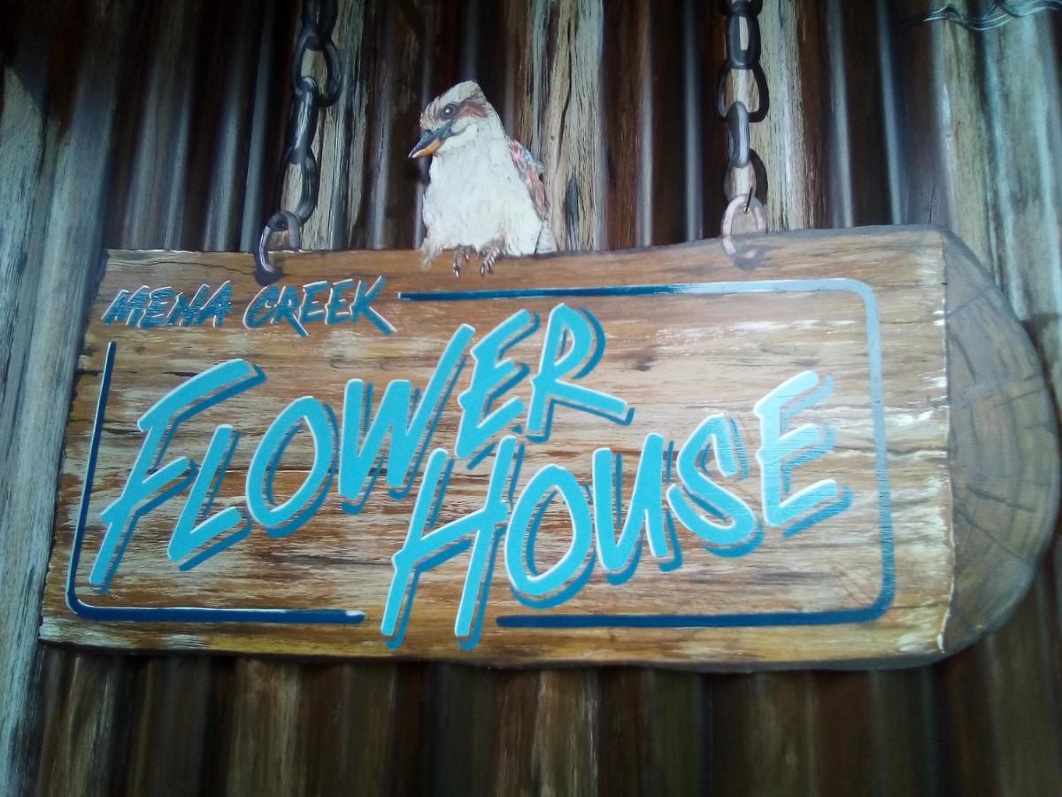 Mena Creek Flower House Exterior photo